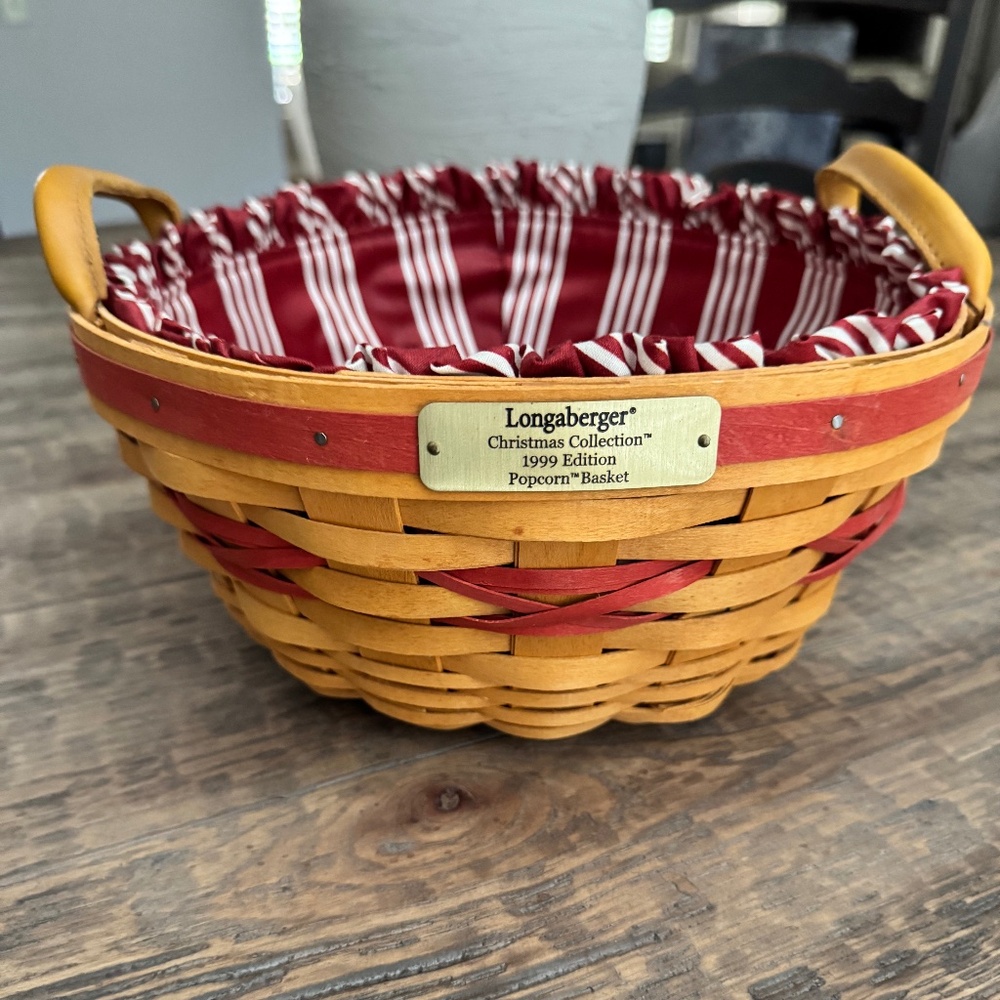 Longaberger Basket --  Christmas Collection 1999 Edition Popcorn Basket